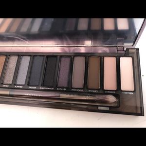 Urban Decay Naked Smoky Eyeshadow Palette